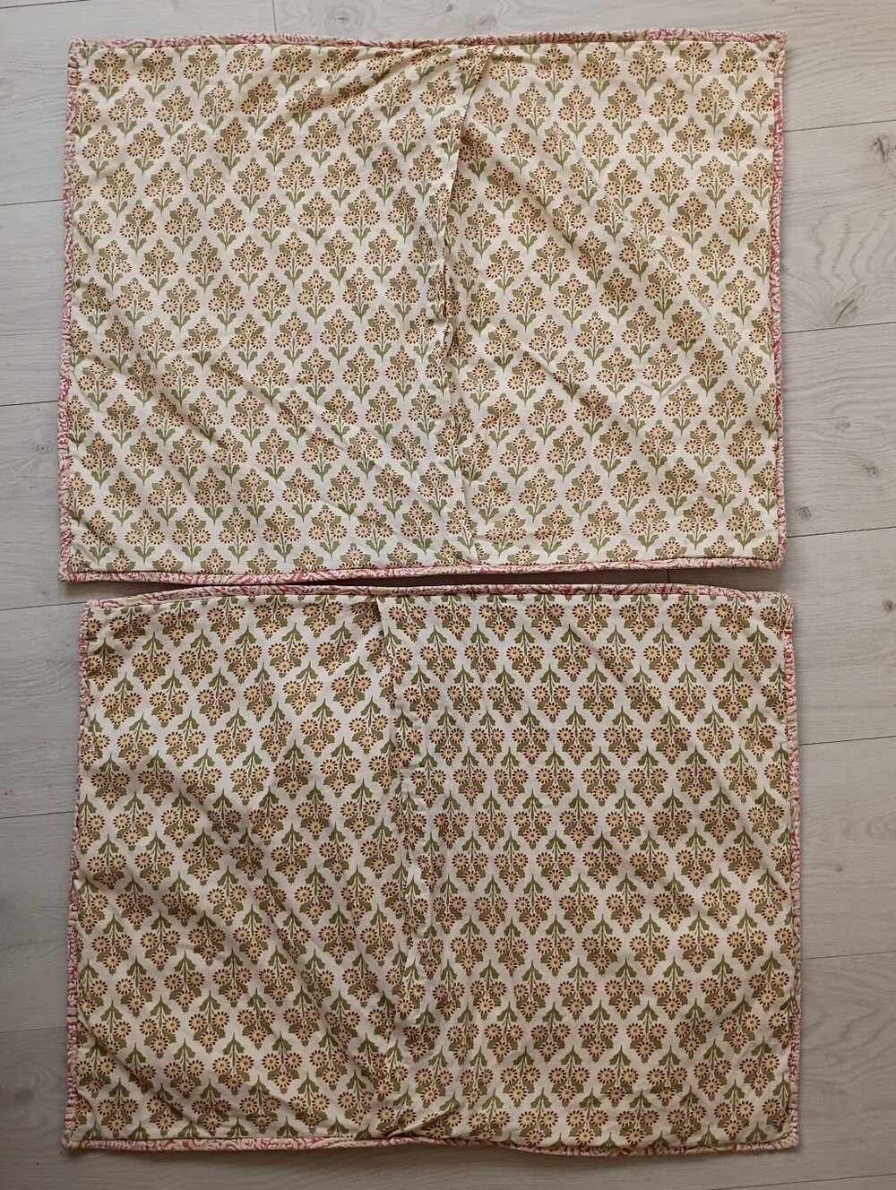2 Pottery Barn Patchwork Floral Quilted Boho Standard Pillowcase Shams Bed Linen - Picture 8 of 9